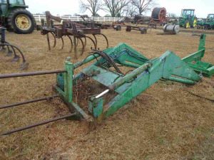 Front Loader w/ Hay Spear: ID 43024