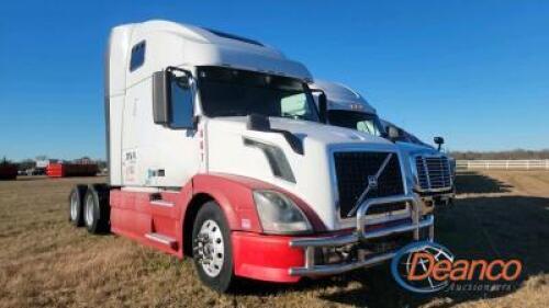 2008 Volvo Truck Tractor, s/n 4V4NC9T648N492626: Sleeper, Cummins ISX 455 Eng., 13-sp., Odometer Shows 1262K mi.