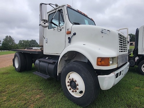 2001 International 8100 Flatbed Truck, s/n 1HSHBAHN91H373504: S/A, Cummins M11 Eng., Needs Injectors, Eaton Fuller 9-sp., 12K Front, 20K Rears, Gooseneck Hitch, 463K mi.