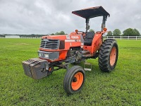 Kubota M4800 Tractor, s/n 12166: Rollbar Canopy, Front Weights, Drawbar, PTO, Lift Arms, 1021 hrs