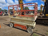 JLG 2033-F Scissor-type Manlift, s/n 0200040054: Electric, 750 lb. Cap., 20'