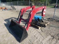 Mahindra 1635L Loader, s/n 33860 for Tractor w/ Bucket and Mounting Hardware