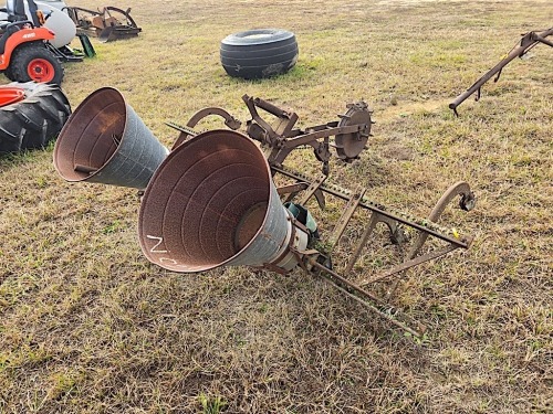 2-row Fertlizer Applicator