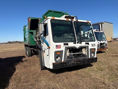 2014 Mack Garbage Truck, s/n 1M2AU14C2EM001925 (Inoperable)