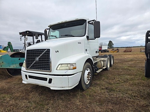 2010 Volvo Truck Tractor, s/n 4V4MC9073AN281019: D11, 805K mi