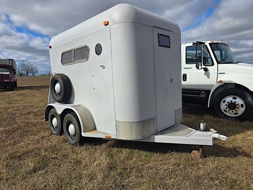 Horse Trailer (No Title - Bill of Sale Only): 2-horse, Straight Load, Umper-pull, Wood Floor, Grated Area