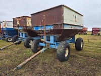 DMI 6280 Gravity Flow Wagon: 250 BU, Right Side Dump, Blue & White