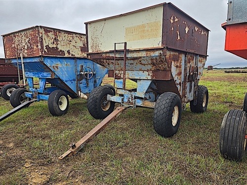 DMI Gravity Flow Seed Wagon: Right Side Dump, Blue