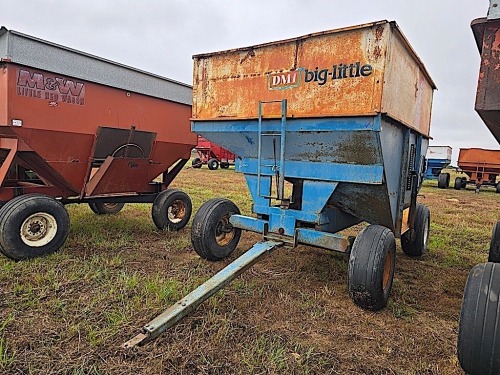 DMI Wagon: Right Side Dump, 250 BU, Blue & White