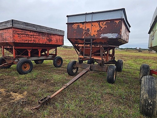 Bradford 105 Gravity Flow Wagon w/ Auger: Right Side Dump, Red