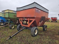 M & W Little Red Wagon: 10-ton, Right Side Dump, 250 BU, Red