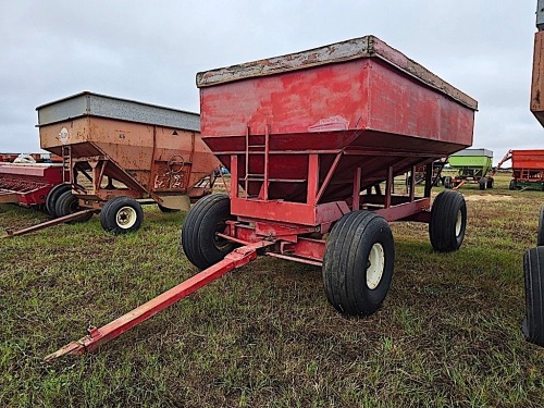 S & M Gravity Flow Wagon: Double Door, Right Side Dump, Red