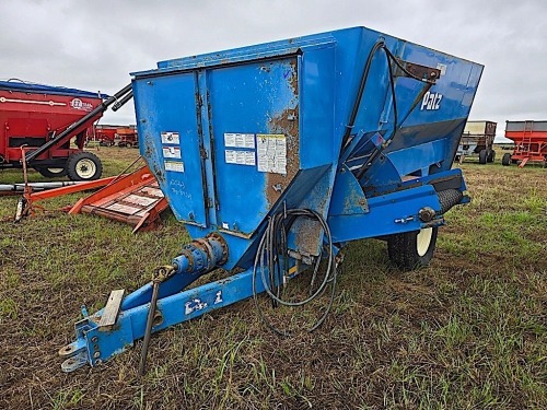 Patz 305 Wagon, s/n 3030T644GE: 540 PTO, No Scales, Double Front Doors, Side Ladder, Left Side Dump, Blue