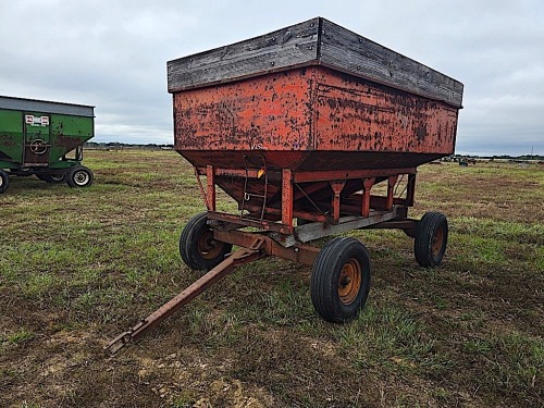 Ficklin 185 Gravity Flow Wagon: Right Side Dump