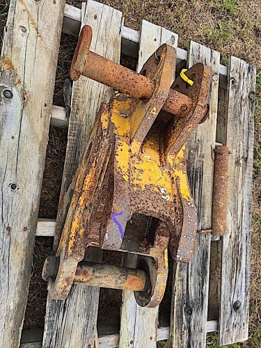 Quick Connect Hitch for Backhoe