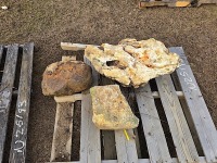 Pallet of 3 Rocks