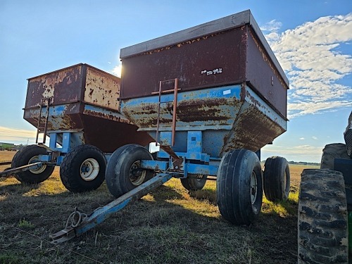 DMI 300 Gravity Wagon: 300 bu, Center Dump