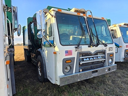 2015 Mack Garbage Truck, s/n 1M2AJ14C1FM002209: Runs, 86K mi.