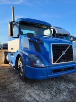 2017 Volvo VNL42T300 Truck Tractor, s/n 4V4N19EH8HN990677: S/A, Day Cab, 976K mi.