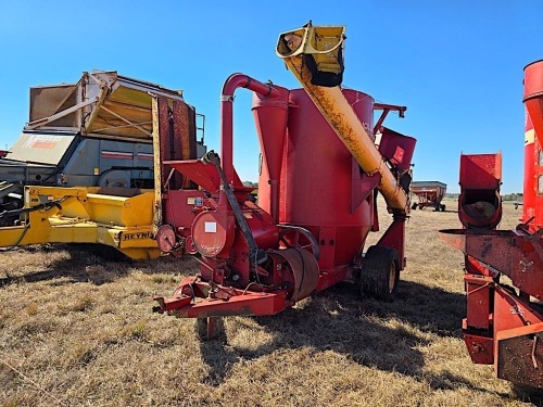 New Holland 358 Feed Mill, s/n 842274 w/ Shaft