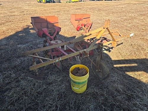 Covington 2-row Planter on Pittsburg Gram w/ Bucket of Parts