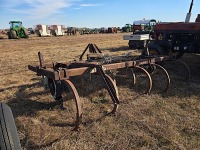 Ford 10-shank Chisel Plow