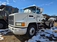 2000 Mack CH613 Truck Tractor, s/n 1M1AA13Y5YW132740: T/A, Day Cab, 10-sp., 590K mi.