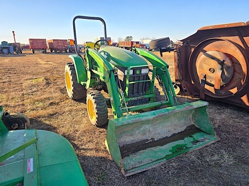 John Deere 3203 Tractor, s/n LV3203H190180: 735 hrs