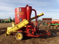 New Holland 353 Feed Mill