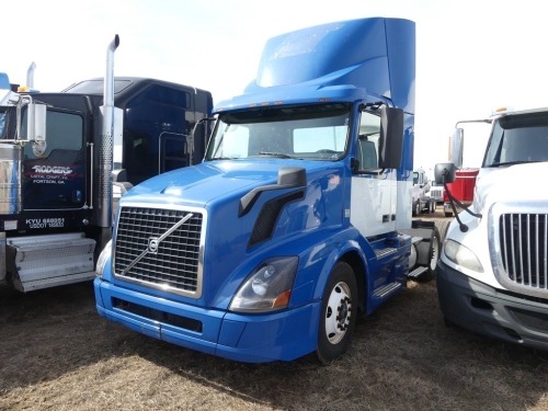 2017 Volvo Truck Tractor, s/n 4V4NC9EH1HN983015: Day Cab, 628K mi.