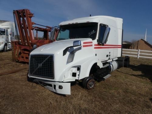 2017 Volvo Truck Tractor, s/n 4V4NC9EHXHN990366 (Inoperable): Wrecked