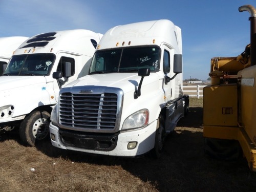 2014 Freightliner Truck Tractor, s/n 3AKJQLD56ESFP1409 (Inoperable): Sleeper