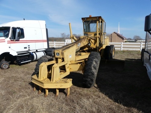 John Deere 670 Motor Grader, s/n 06198T (Salvage)