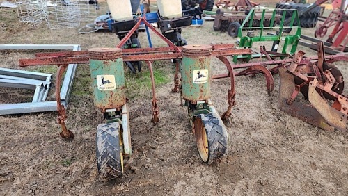 John Deere 71 2-row Planter