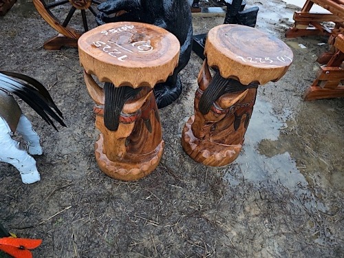 (20 Wiid Horsehead Stools