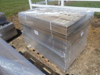 Pallet of Click Lock Laminate Flooring: Approx, 1100 sq ft