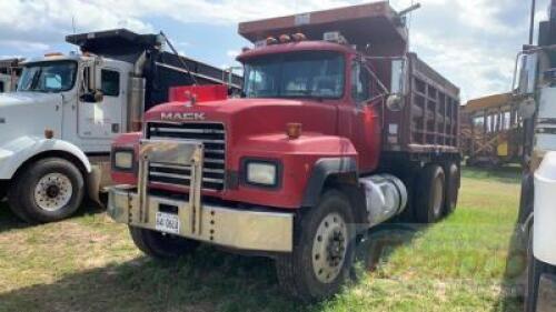 MACK DUMP TRUCK MODEL RD 6885