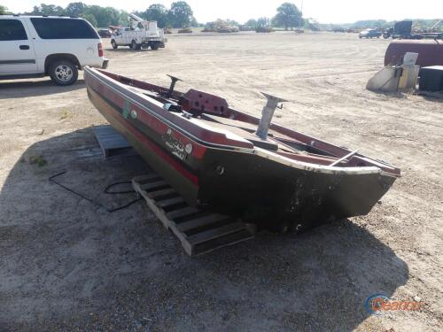 Hydra Sport Fiberglass Boat, s/n HSX00578M74 (No Title - Bill of Sale Only): No Motor, No Controls, No Trailer