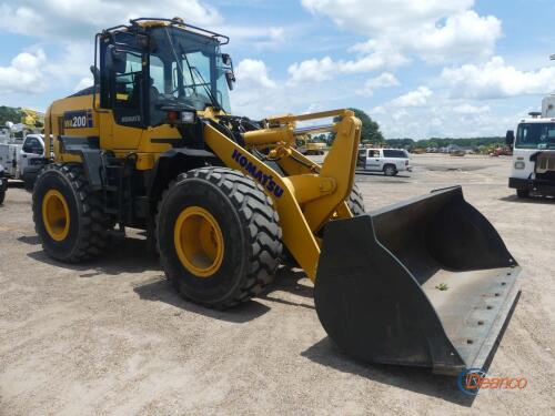 Komatsu WA200-8 Rubber-tired Loader, s/n 87013: Encl. Cab, 20.5R25 Tires, GP Bkt., Meter Shows 3452 hrs