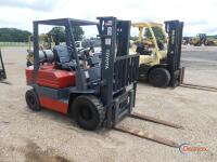 Toyota FGL25 Forklift, s/n 12317: LP Gas, 130 Standard Mast, Side Shift, Pneumatic Tires