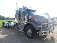 2012 Kenworth T800 Truck Tractor, s/n 1XKDP4EX1CJ303172: Tri-axle, Day Cab, Factory Heavy Haul, Cummins 500hp Eng., 18-sp., 20K Front, 46K Rears, Air Ride Susp., Encl. Headache Storage, Light Bar, Odometer Shows 500K mi.