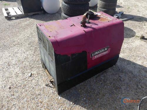 Lincoln Ranger 305G Welder