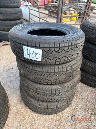 (4) Pirelli Scorpion 265/70R17Tires