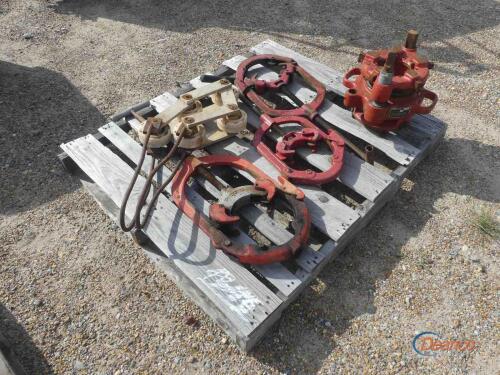 (3) Ridgid Pipe Cutters and (1) Ridgid Pipe Threader
