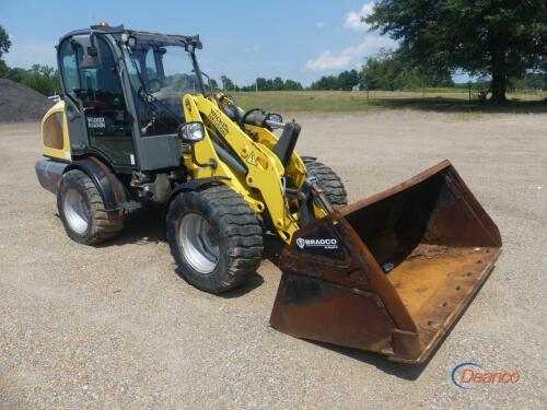 Wacker Neuson WL38 Rubber-tired Loader, s/n 30446934 Encl. Cab, Excessive Rust, Major Hydraulic Leak