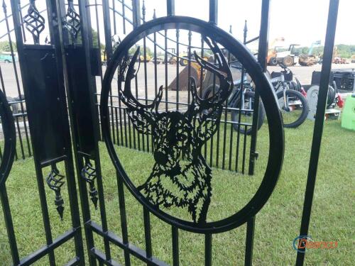 16' Bi-parting Gates w/ Posts: Deer Head Scene
