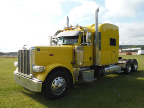 2015 Peterbilt 389 Truck Tractor, s/n 1XPXD49X2FD254707: Stand Up Sleeper, T/A, 18-sp., Deleted, Odometer Shows 454K mi.