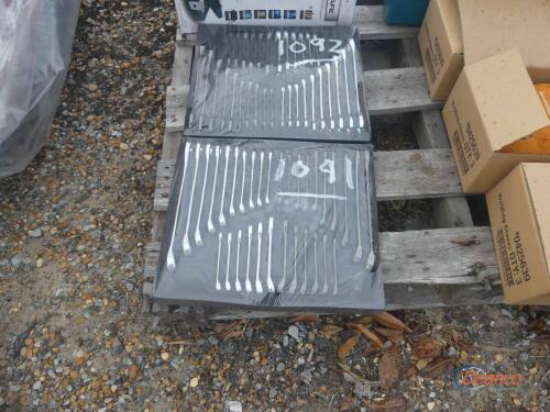 32pc Combination Wrench Set w/ Case