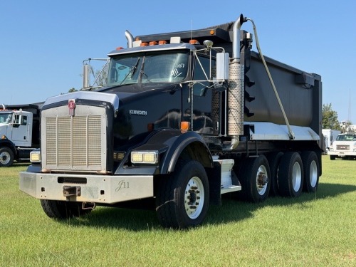2007 Kenworth T800 Tri-axle Dump Truck, s/n 1NKDXBTX37J177405 Cat C15 Eng., Eaton 15-sp., Ox Bodies Dump, Tarp, 850K mi.