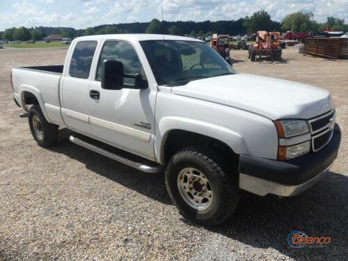 2006 Chevy 2500HD Silverado Pickup, s/n 1GCHC29D66E151514 Ext. Cab, Durama